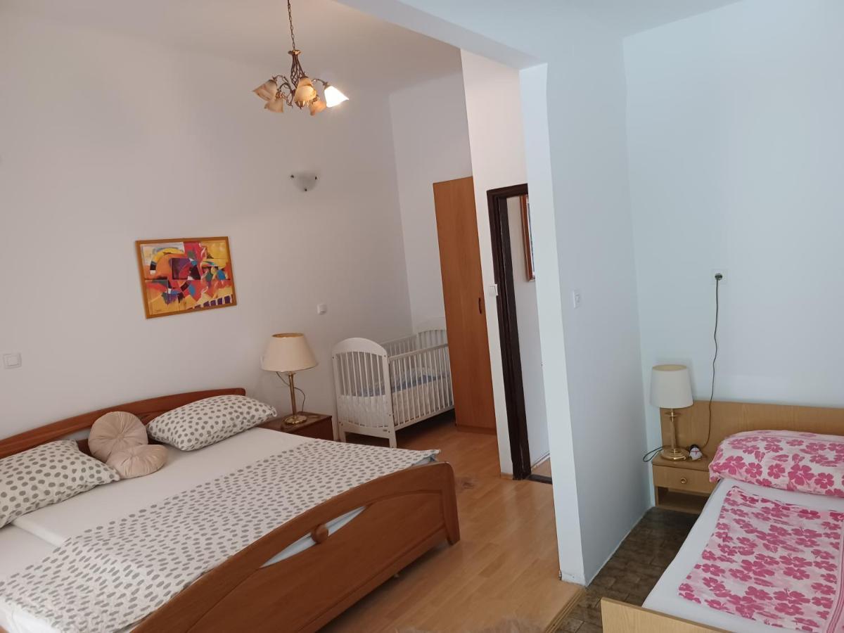 Apartmandamir Crikvenica Exteriör bild